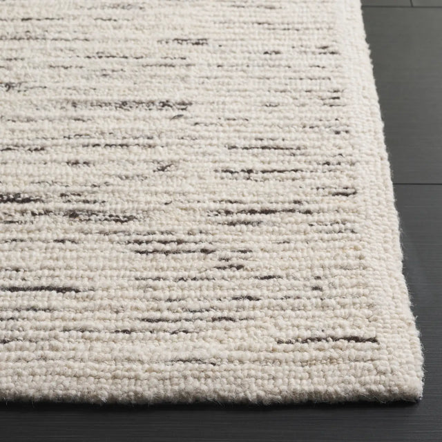 Safavieh Pine 4'-0" x 6'-0" Rug in Natural / Ivory