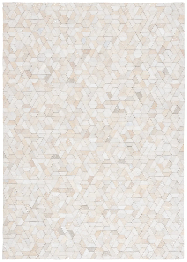 Safavieh Studio Leather 4'-0" x 6'-0" Rug in Ivory / Silver