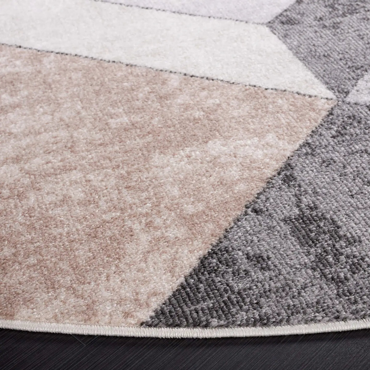 Safavieh Phoenix 500 6'-7" x 6'-7" Rug in Light Grey / Beige Charcoal