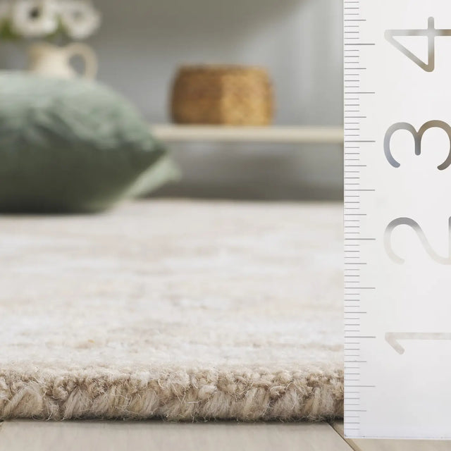 Safavieh Metro 2'-3" x 8'-0" Rug in Beige / Ivory