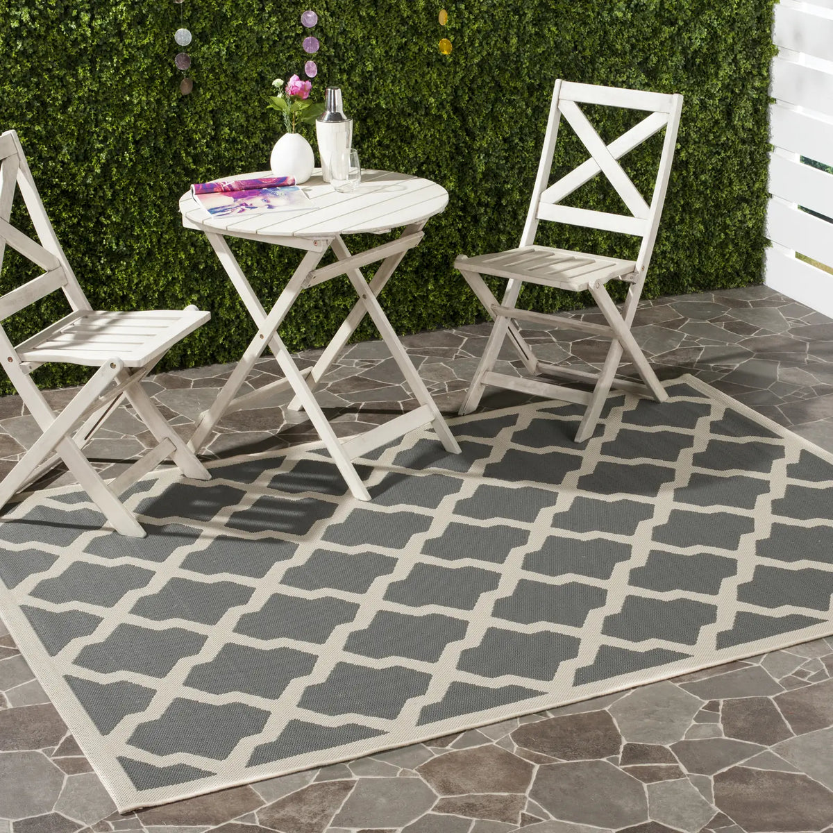 Safavieh Courtyard 4'-0" x 5'-7" Rug in Anthracite / Beige