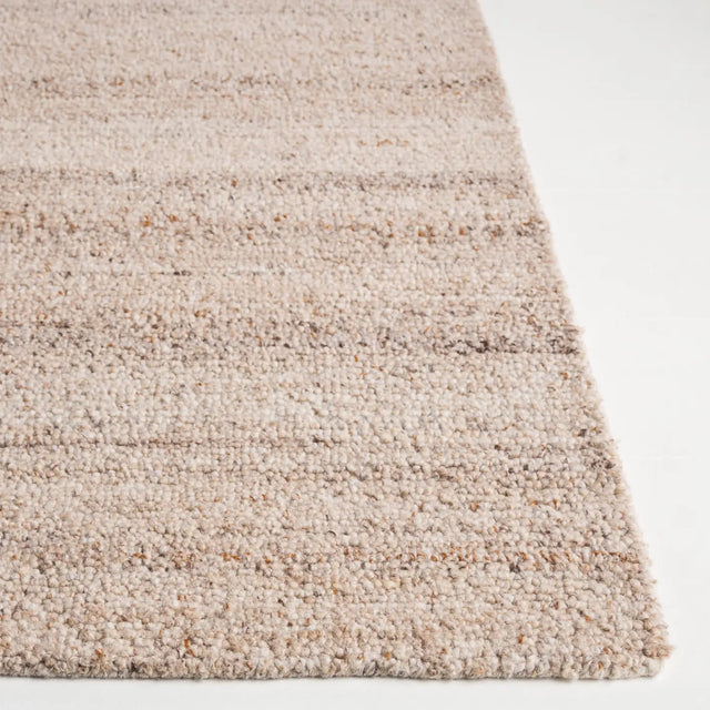 Safavieh Natura 4'-0" x 6'-0" Rug in Beige