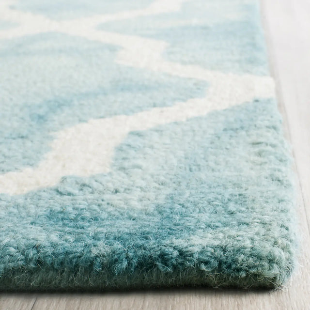 Safavieh Dip Dye 2'-3" x 6'-0" Rug in Turquoise / Ivory