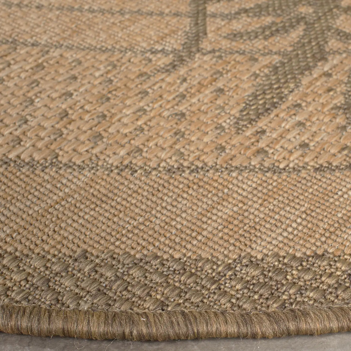 Safavieh Courtyard 6'-7" x 6'-7" Rug in Natural / Gold