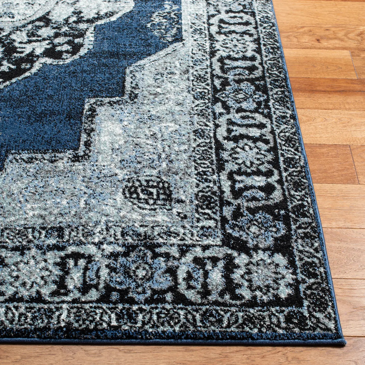 Safavieh Vintage Hamadan 4'-0" x 6'-0" Rug in Blue / Grey