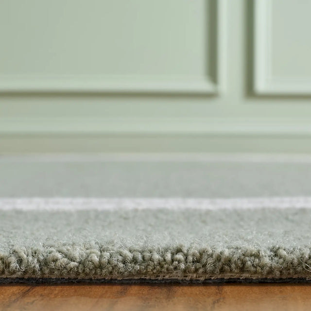 Safavieh Martha Stewart 4'-0" x 6'-0" Rug in Sage / Ivory
