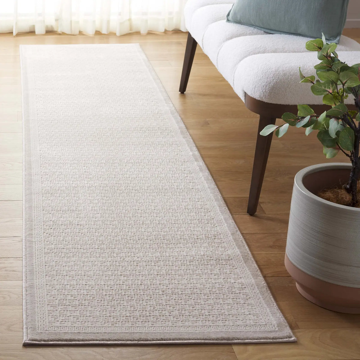 Safavieh Prestige 2'-3" x 8'-0" Rug in Beige