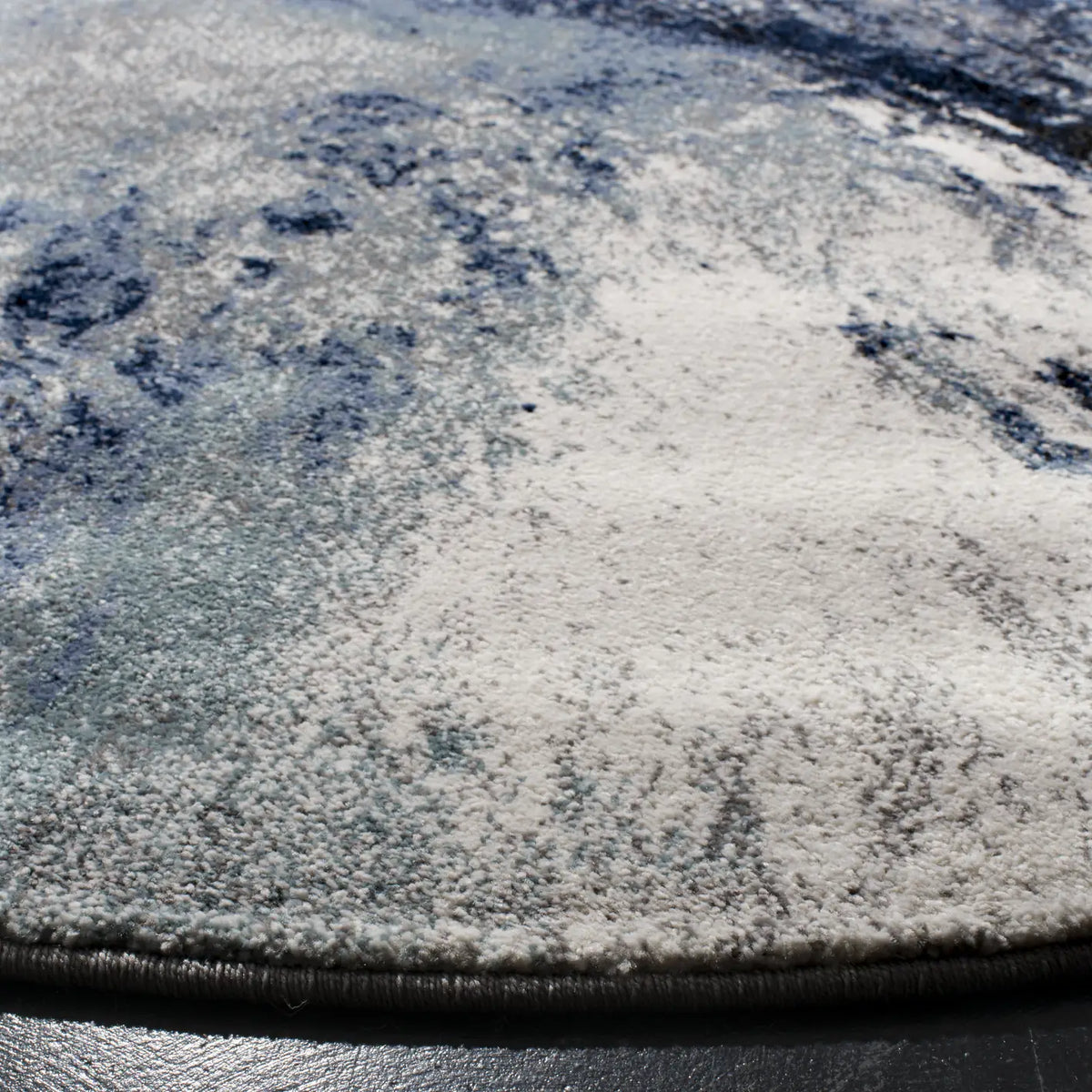Safavieh Galaxy 5'-3" x 5'-3" Rug in Blue / Grey