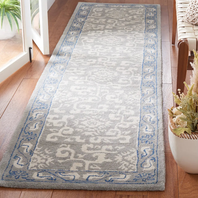 Safavieh Antiquity 2'-3" x 9'-0" Rug in Grey / Ivory