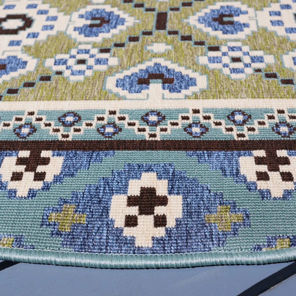 Safavieh Veranda 5'-3" x 5'-3" Rug in Chocolate / Blue