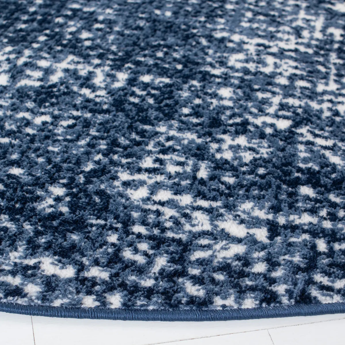 Safavieh Skyler 6'-7" x 6'-7" Rug in Navy / Ivory