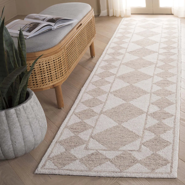 Safavieh Ebony 2'-3" x 9'-0" Rug in Light Brown / Ivory