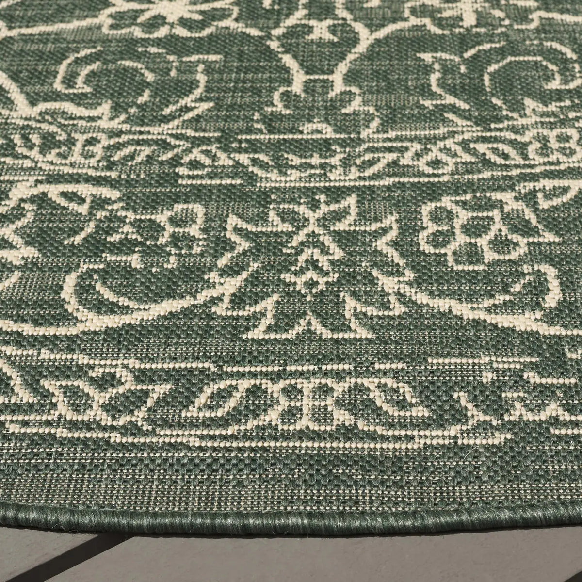 Safavieh Courtyard 6'-7" x 6'-7" Rug in Dark Green / Beige