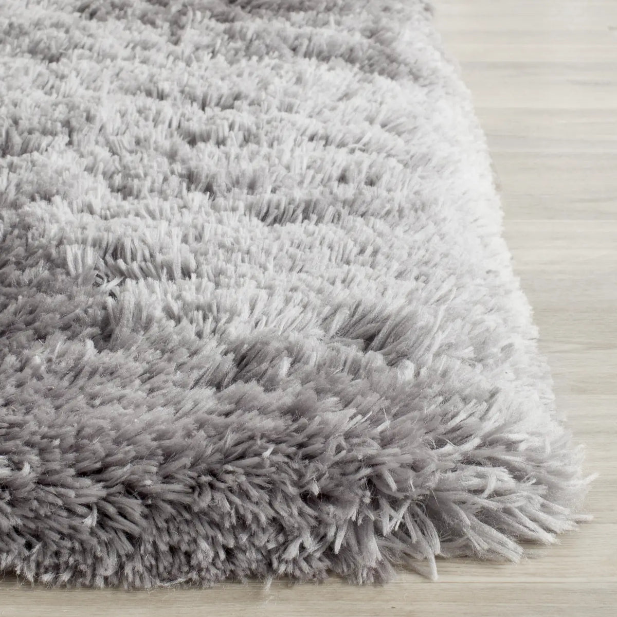 Safavieh Arctic Shag 2'-3" x 8'-0" Rug in Grey