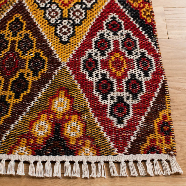 Safavieh Kilim 4'-0" x 6'-0" Rug in Red / Gold
