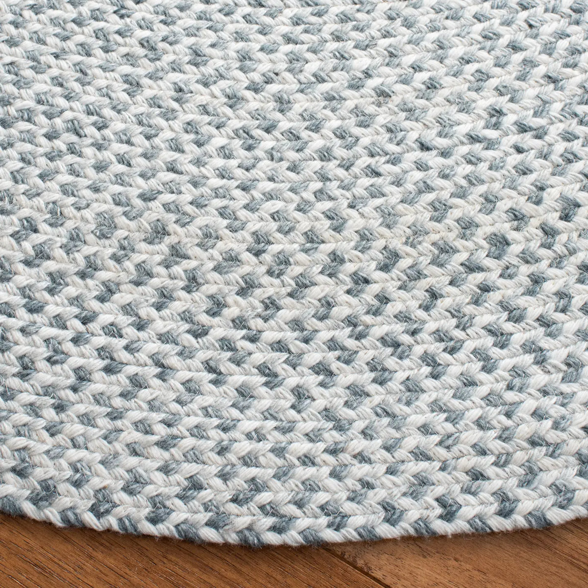 Safavieh Braided 5'-0" x 5'-0" Rug in Silver / Ivory