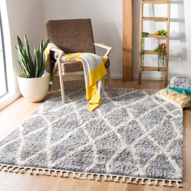 Safavieh Berber Fringe Shag 5'-3" x 7'-6" Rug in Dark Grey / Cream