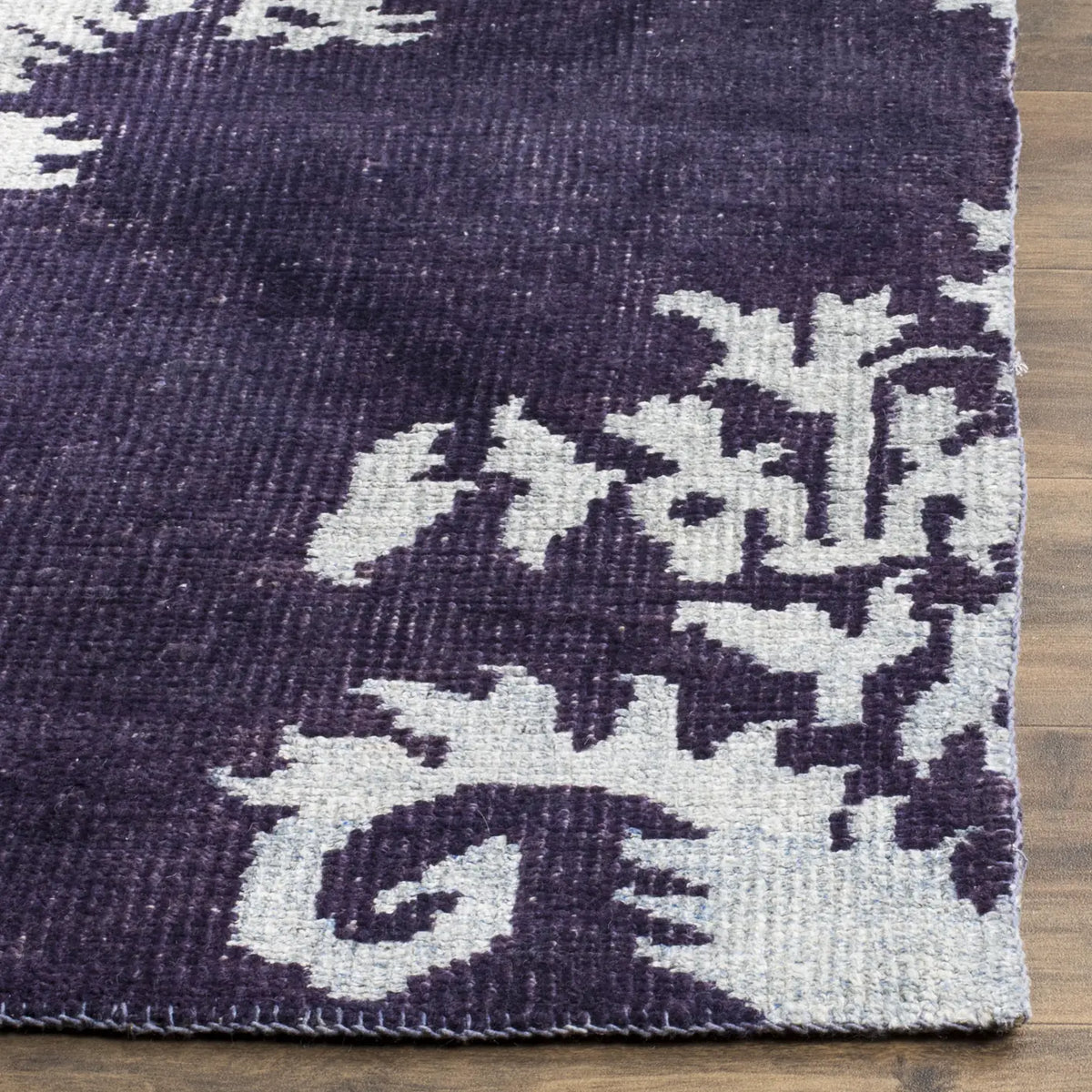 Safavieh Stone Wash 4'-0" x 6'-0" Rug in Deep Purple