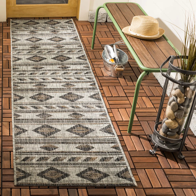 Safavieh Courtyard 2'-3" x 10'-0" Rug in Grey / Black