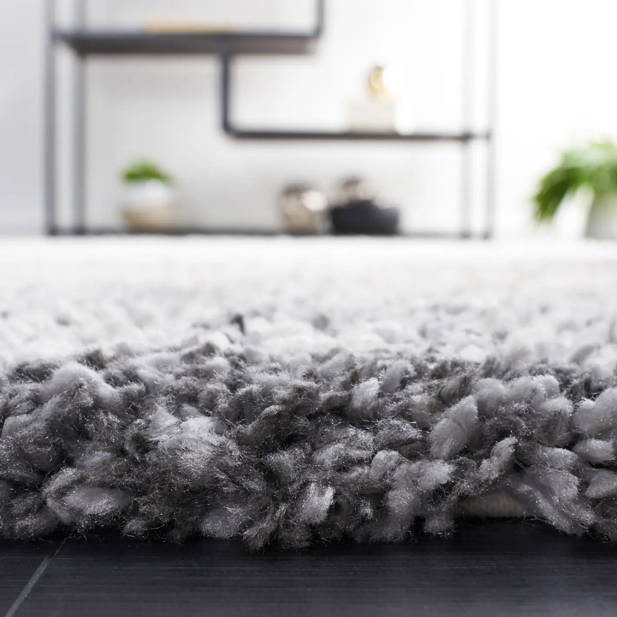Safavieh Fontana Shag 800 4'-0" x 6'-0" Rug in Ivory / Grey