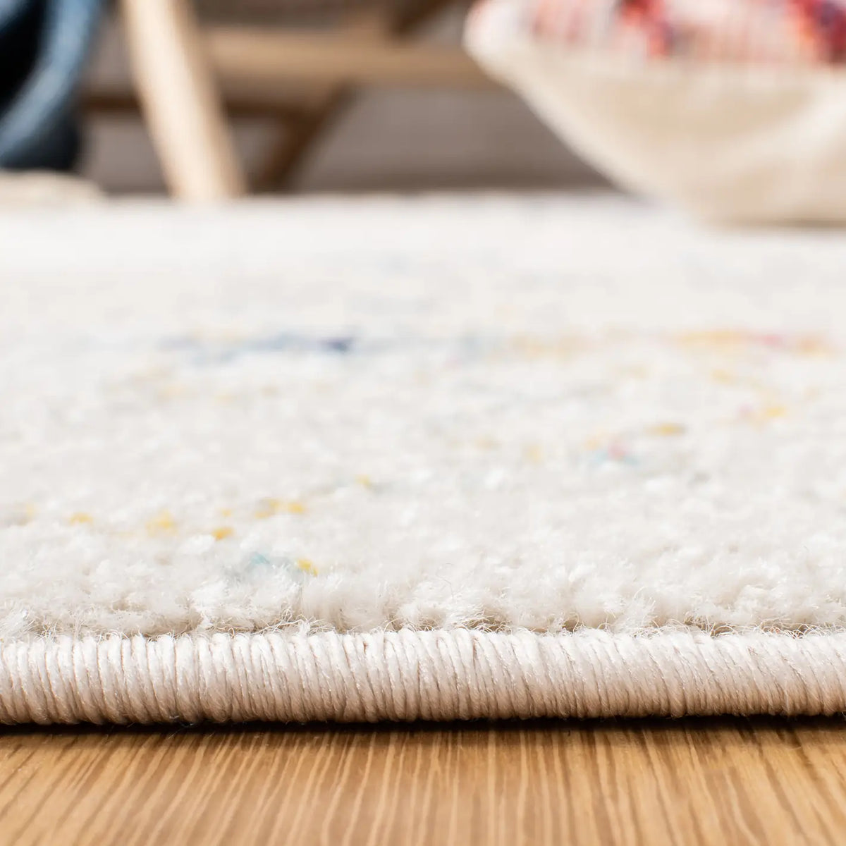 Safavieh Tulum 4'-0" x 6'-0" Rug in Ivory / Blue