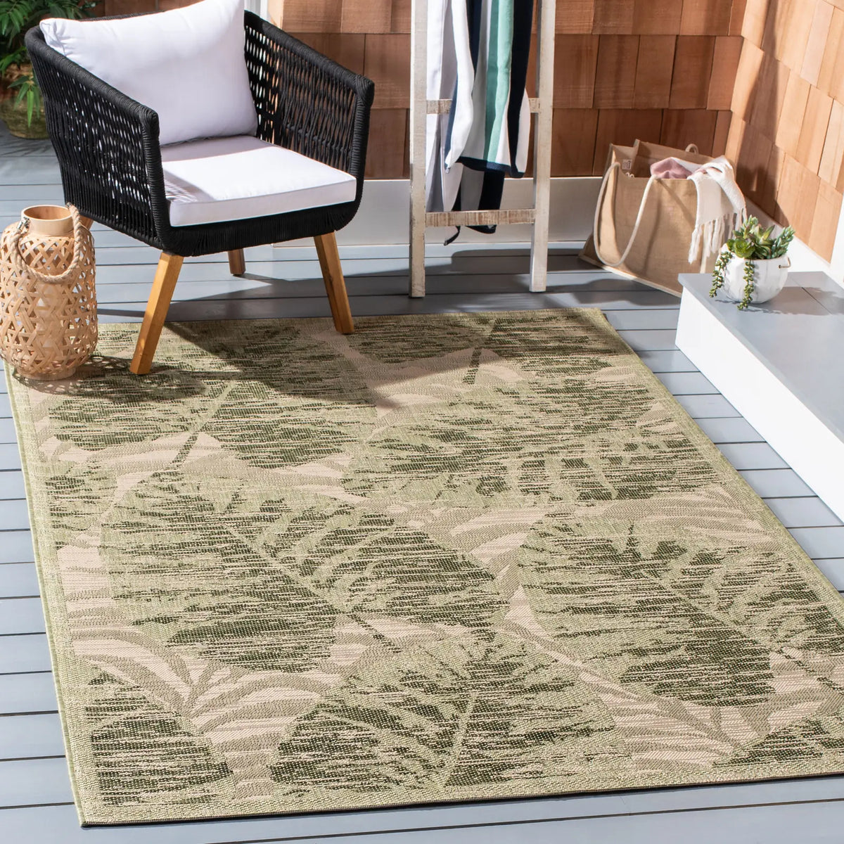 Safavieh Courtyard 4'-0" x 5'-7" Rug in Green / Beige