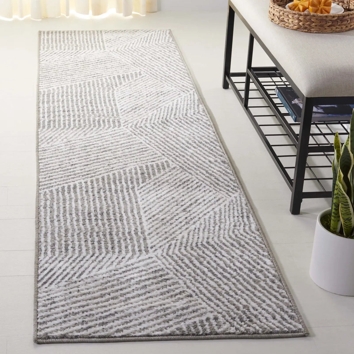 Safavieh Pyramid 2'-2" x 8'-0" Rug in Grey / Ivory