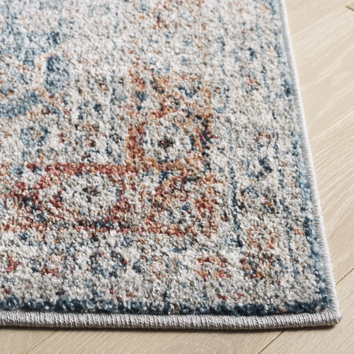 Safavieh Vintage Tabriz 4'-0" x 6'-0" Rug in Blue / Rust
