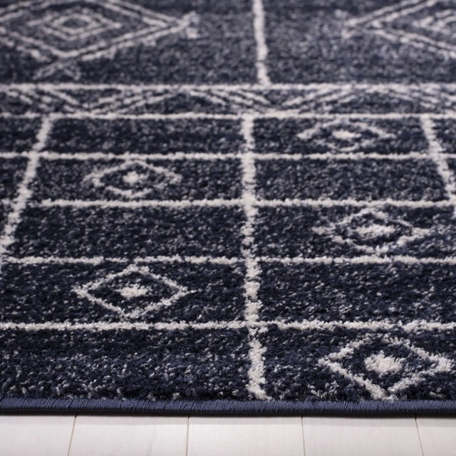 Safavieh Adirondack 4'-0" x 6'-0" Rug in Navy / Silver