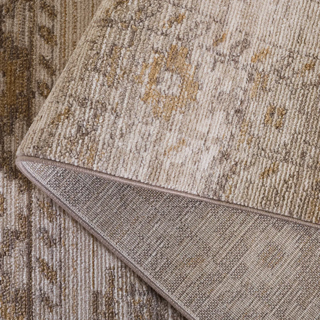 Safavieh Hazel 500 4'-0" x 6'-0" Rug in Beige / Ivory