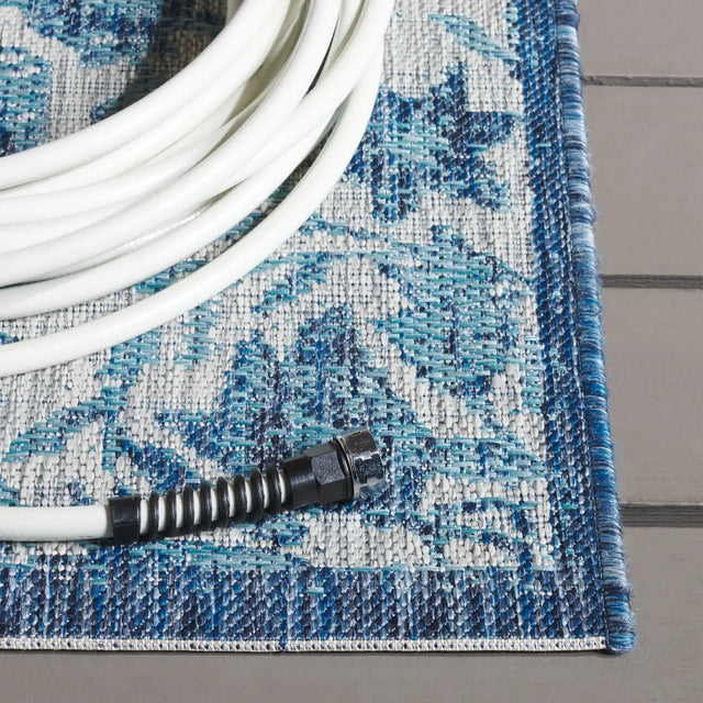 Safavieh Courtyard 5'-3" x 7'-7" Rug in Grey / Navy
