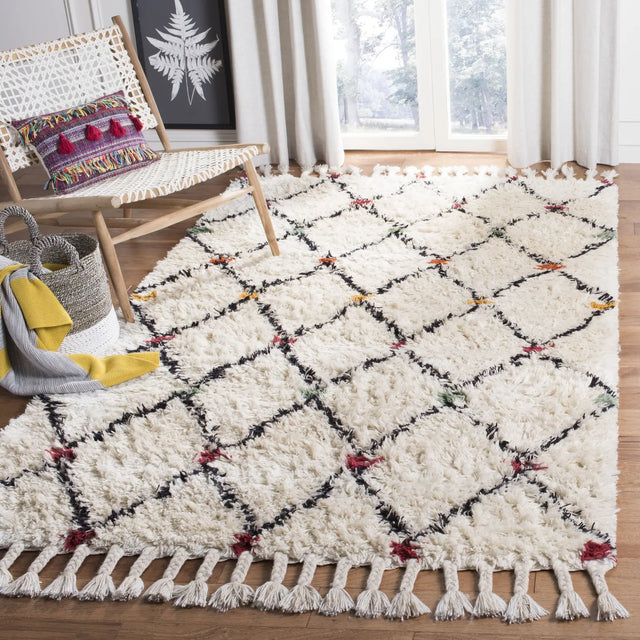 Safavieh Casablanca 5'-0" x 8'-0" Rug in Ivory / Multi