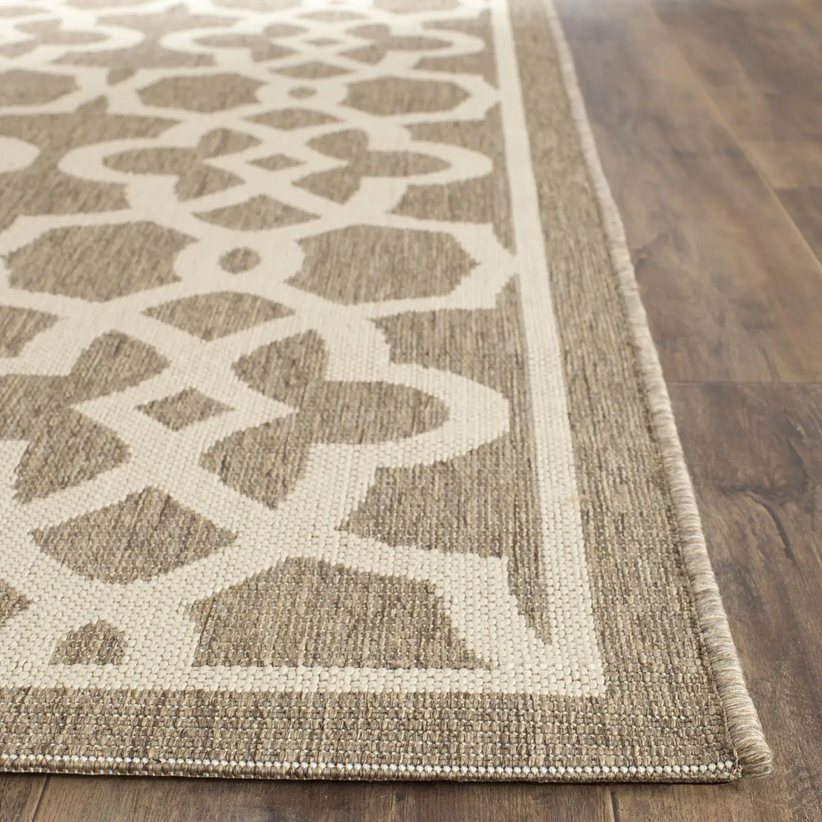 Safavieh Courtyard 5'-3" x 7'-7" Rug in Mocha / Beige