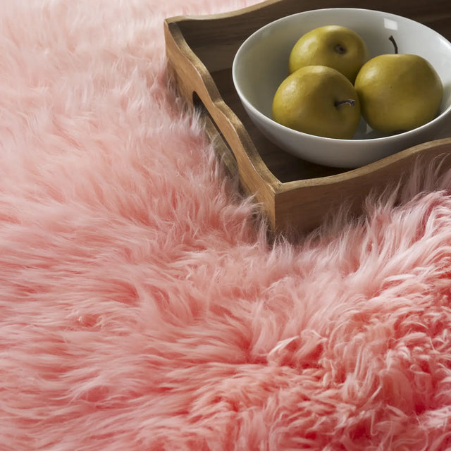 Safavieh Sheep Skin 2'-0" x 3'-0" Rug in Solid Pink