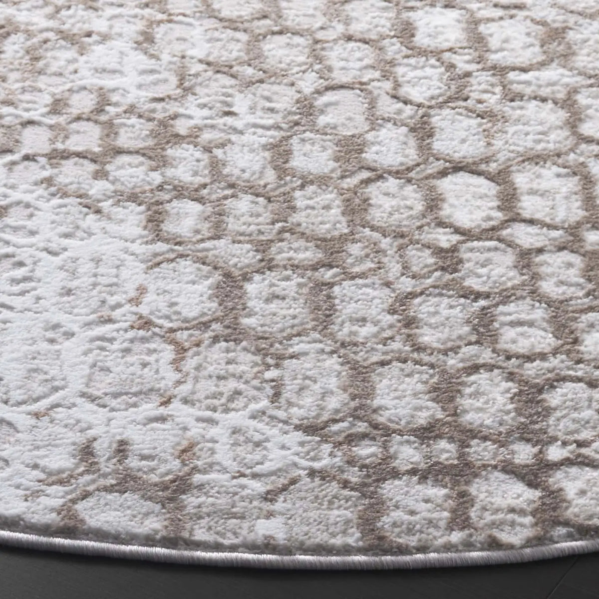 Safavieh Carter 6'-7" x 6'-7" Rug in Ivory / Brown
