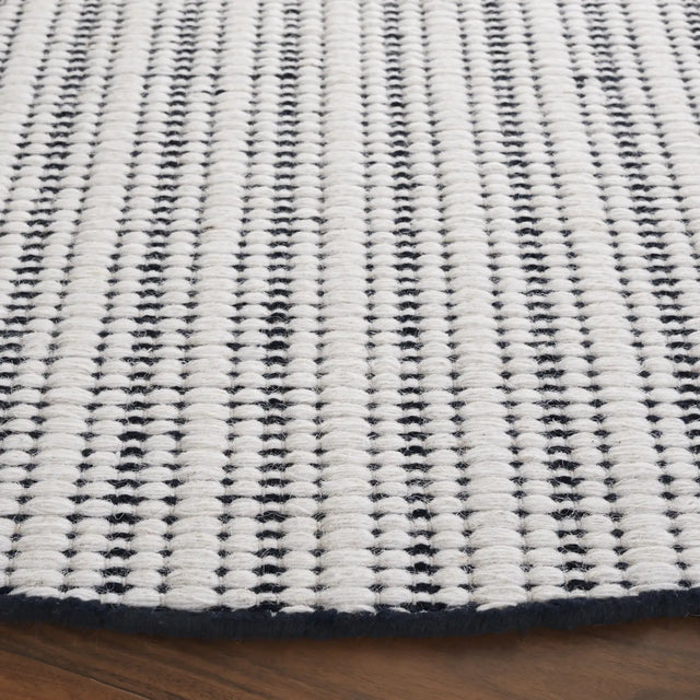 Safavieh Vermont 6'-0" x 6'-0" Rug in Navy / Ivory