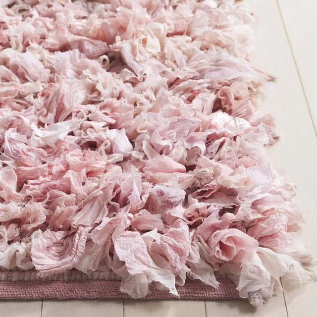 Safavieh Rio Shag 4'-0" x 6'-0" Rug in Light Pink