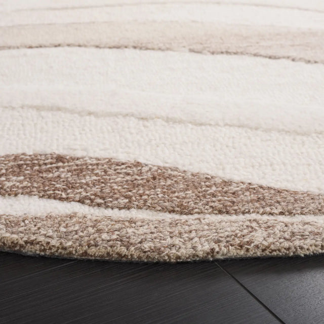 Safavieh Fifth Avenue 6'-0" x 6'-0" Rug in Ivory / Beige