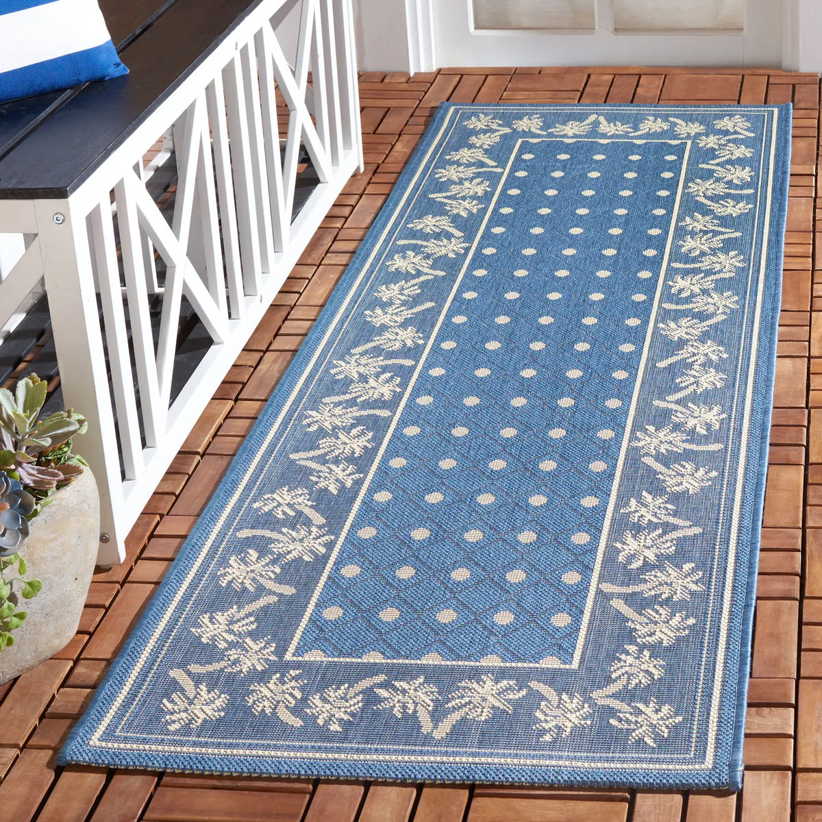 Safavieh Courtyard 2'-3" x 6'-7" Rug in Blue / Ivory