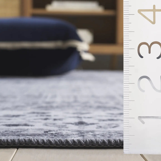 Safavieh Tucson 4'-0" x 6'-0" Rug in Dark Grey / Light Grey