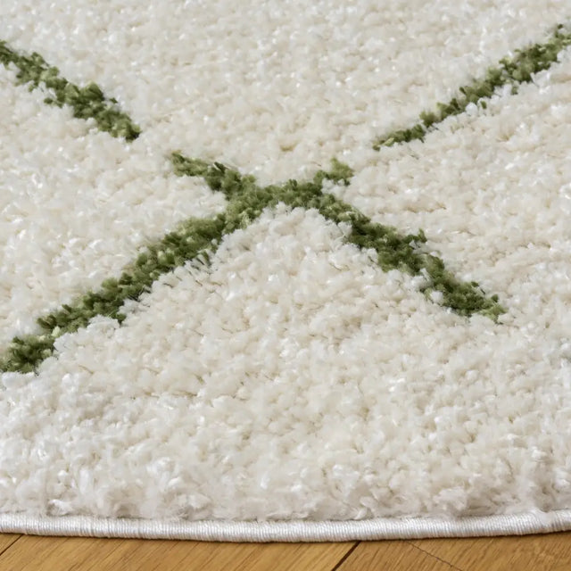 Safavieh Arizona Shag 6'-7" x 6'-7" Rug in Ivory / Green