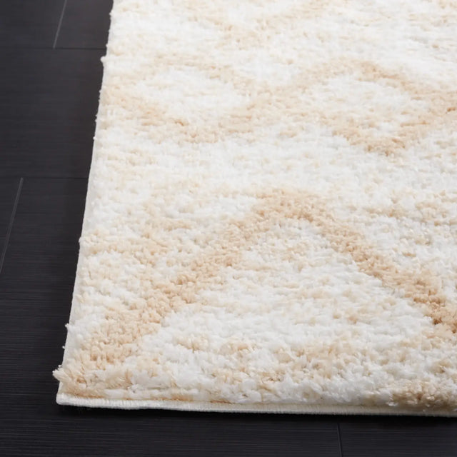 Safavieh Berber Shag 4'-5" x 6'-5" Rug in Ivory / Beige