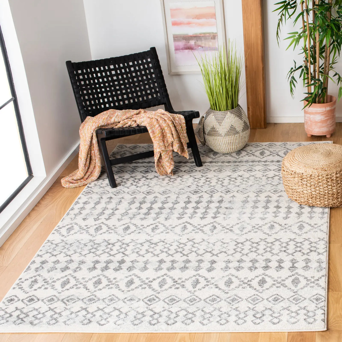 Safavieh Mercer 4'-0" x 6'-0" Rug in Ivory / Grey