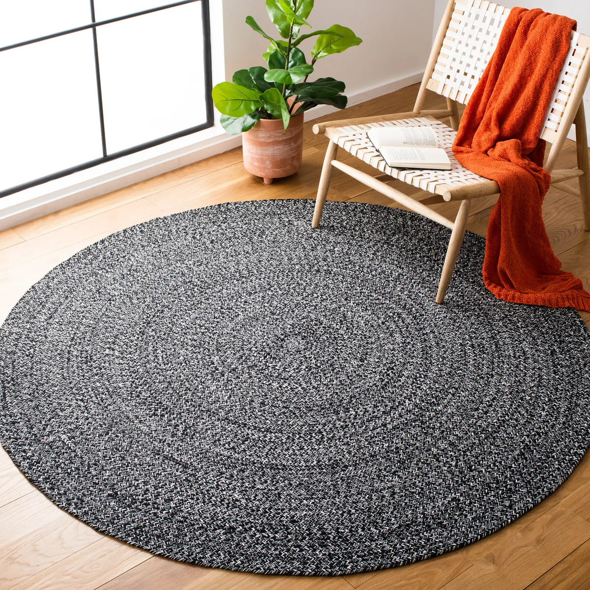 Safavieh Braided 5'-0" x 5'-0" Rug in Black