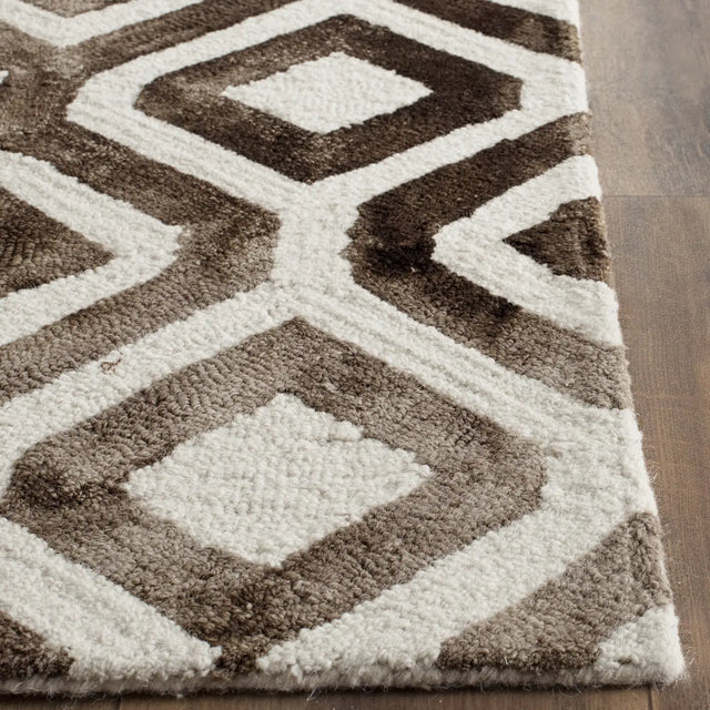 Safavieh Dip Dye 2'-3" x 6'-0" Rug in Ivory / Chocolate