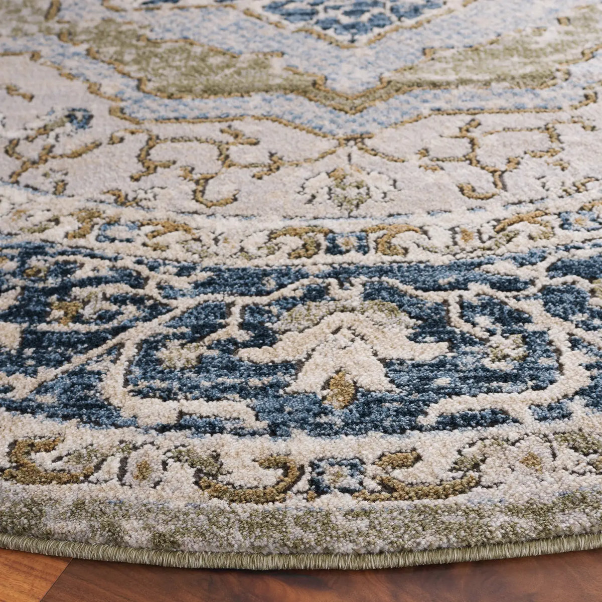 Safavieh Rosewood 6'-7" x 6'-7" Rug in Ivory / Green