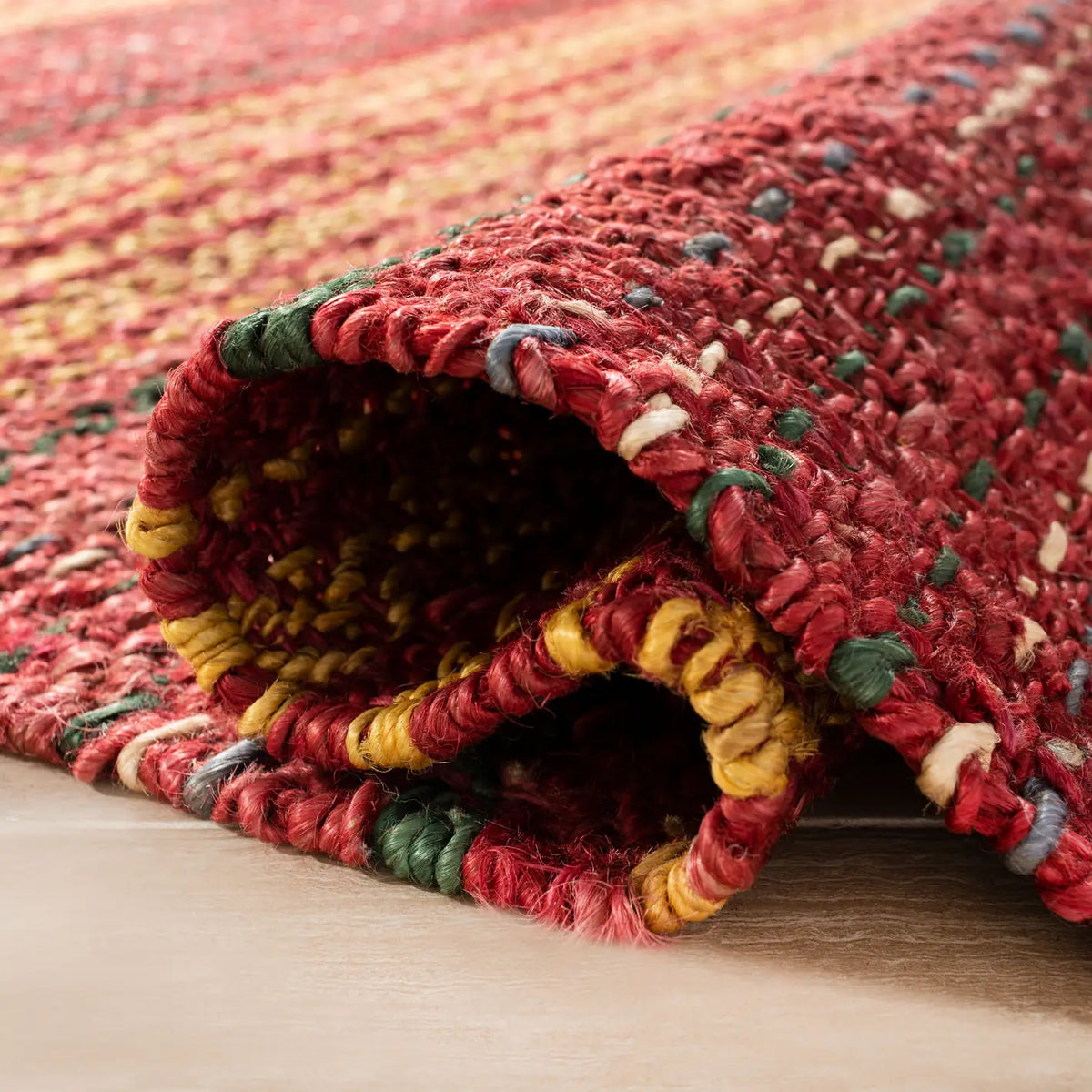 Safavieh Natural Fiber 4'-0" x 6'-0" Rug in Red / Gold
