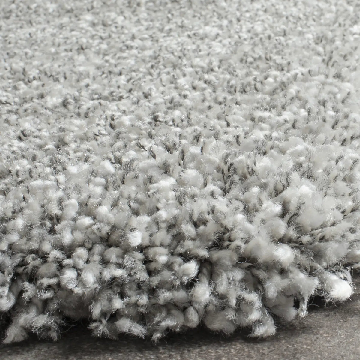 Safavieh Santa Monica Shag 9'-6" x 13'-0" Rug in Silver