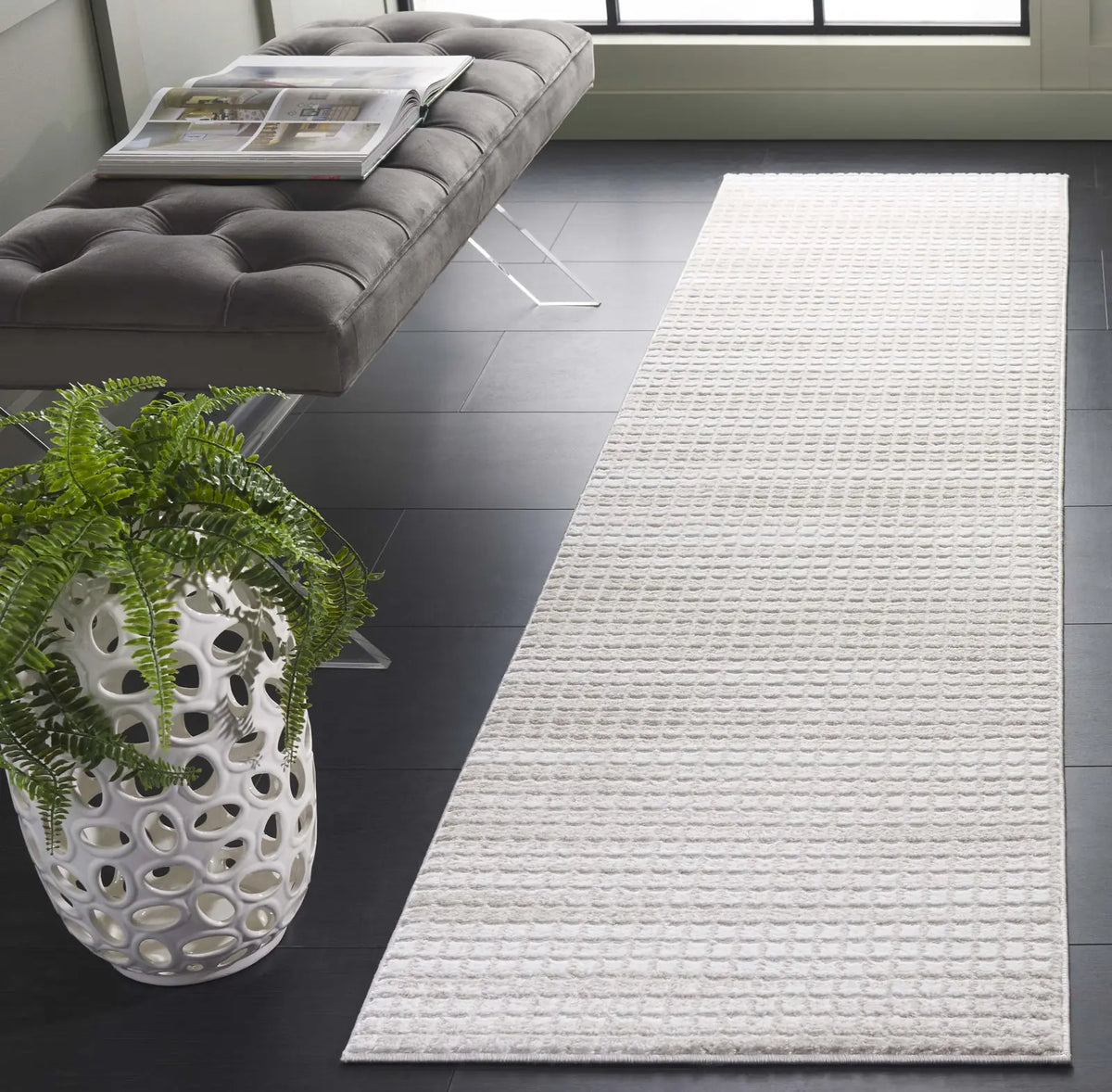 Safavieh Carter 2'-0" x 8'-0" Rug in Ivory / Taupe
