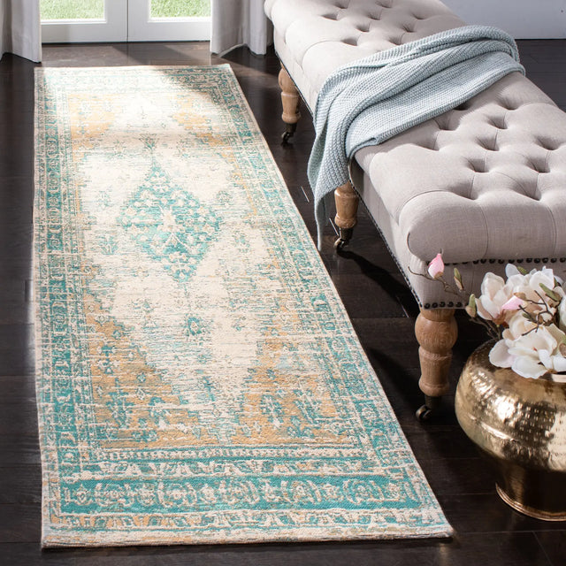 Safavieh Classic Vintage 2'-3" x 8'-0" Rug in Aqua
